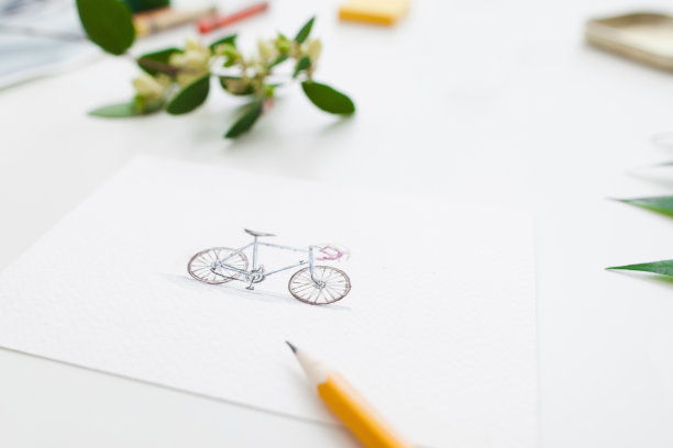 彩色可爱的自行车上的贺卡，自由空间图片下载