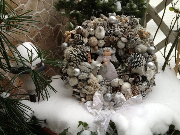 白色圣诞花环图片下载