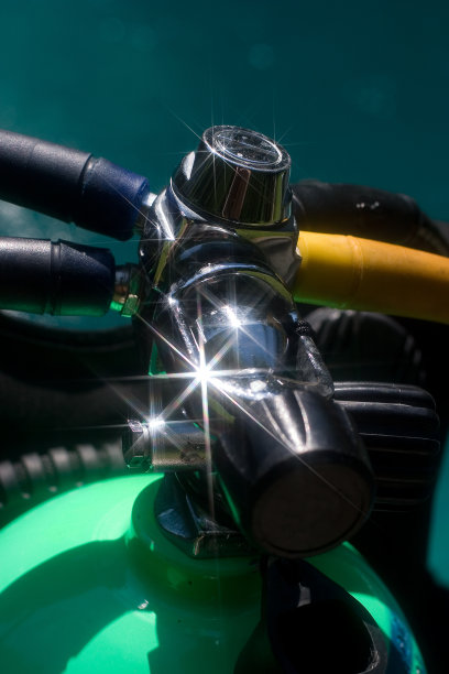 带星形过滤器的水肺气瓶阀图片下载