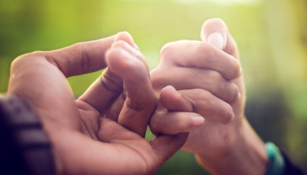 小指的承诺图片下载