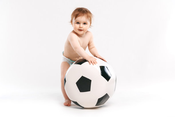 儿童与球图片下载