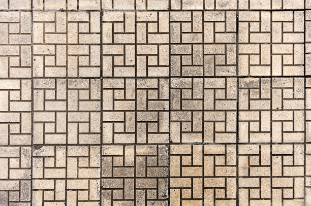 铺有马赛克瓷砖的混凝土路面图片下载
