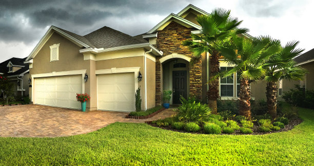 佛罗里达之家上空乌云密布图片下载