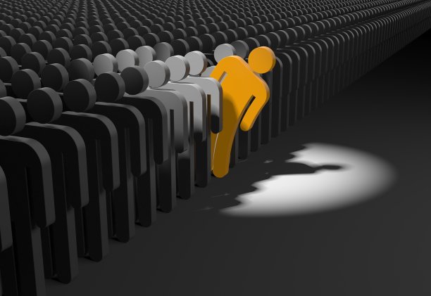 有人从人群中向外看图片下载