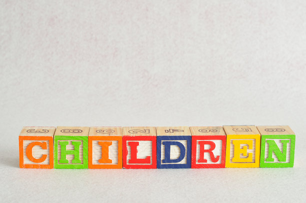 用字母块拼出的单词children图片下载