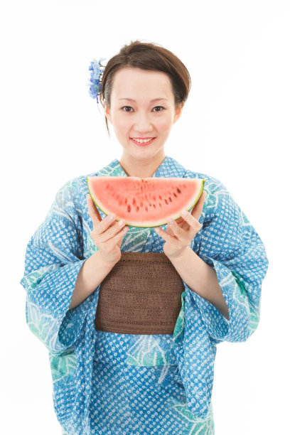 白色背景的亚洲和服妇女图片下载