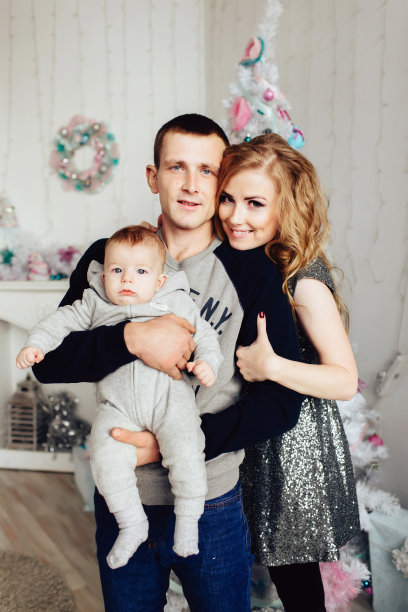 圣诞树，阖家欢乐图片下载