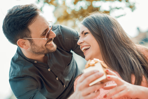 幸福的情侣素材图片