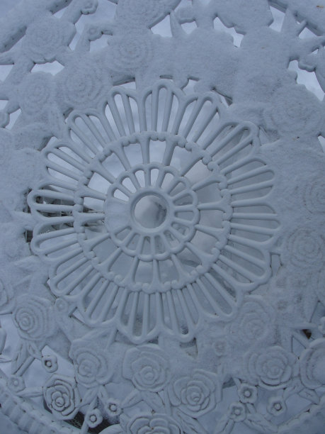 特写的露台桌子在冬天图片下载