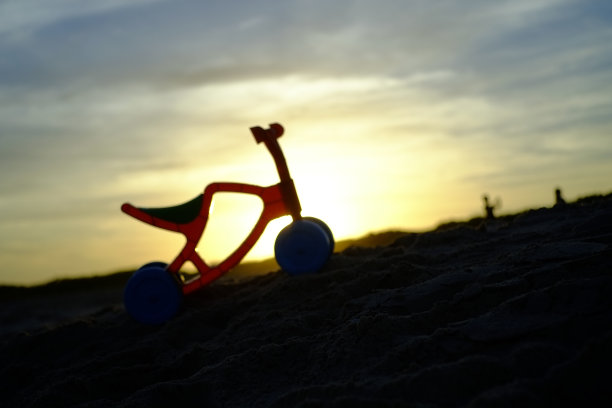 向上移动图片下载