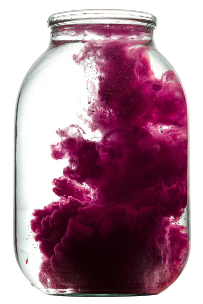 油漆在水中旋转。图片下载