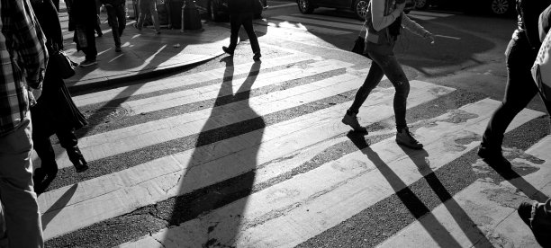 纽约人行横道上的行人图片下载