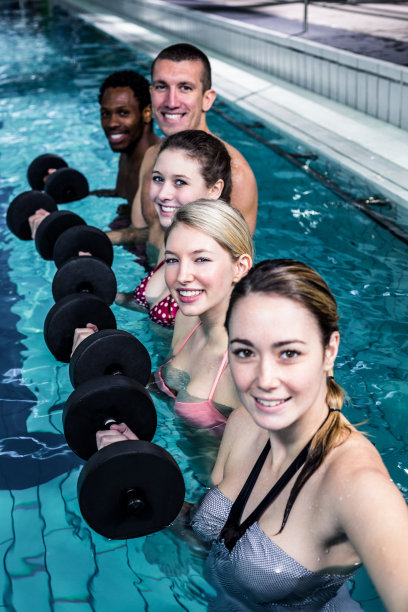 哑铃的人图片下载