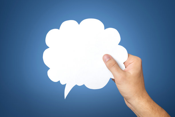 手捧着一个空洞的演讲泡泡图片下载