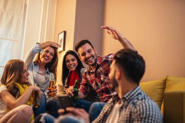 开疯狂的派对素材图片