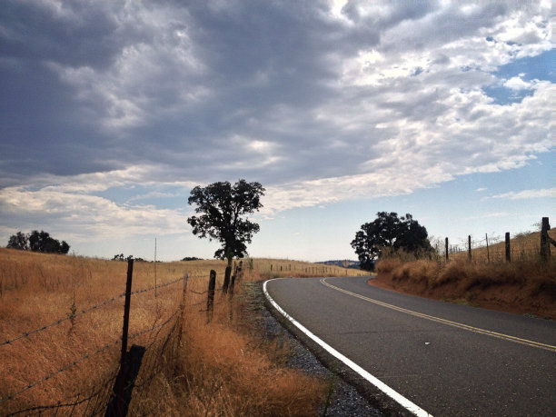 路口亮灯图片下载