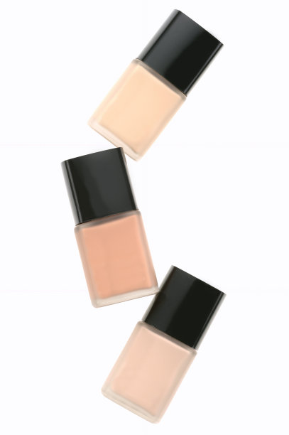 放在桌子上的口红图片下载