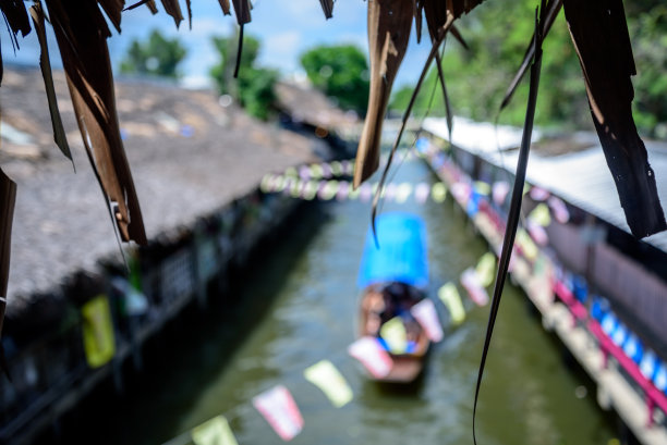 抽象模糊背景的传统浮动市场在泰国曼谷图片下载