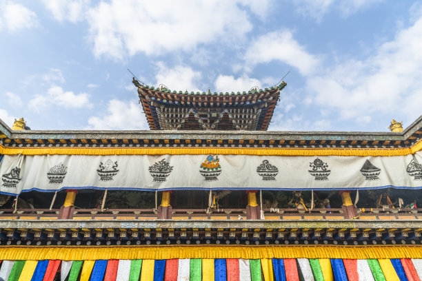 传统的中国门，中国甘肃图片下载