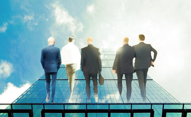 模糊剪影的商人行走，插图图片下载