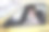 年轻女子开着她的新车图片下载
