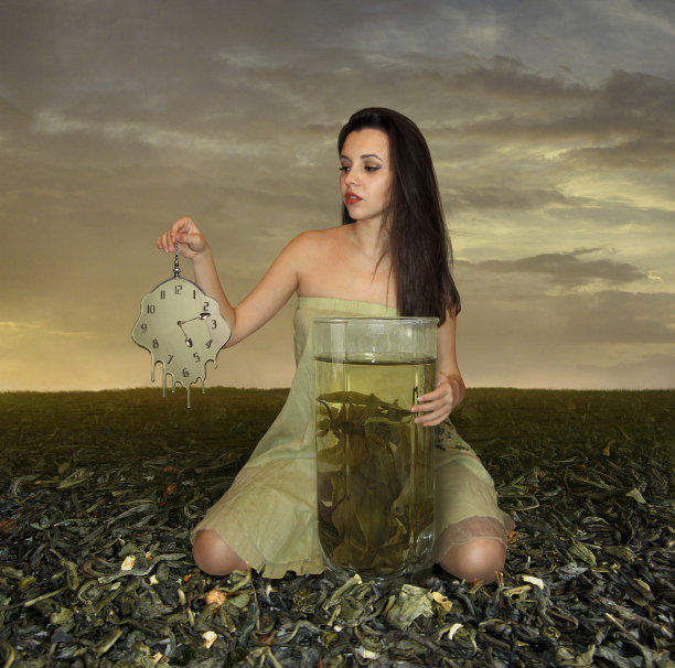 女孩和绿茶图片下载