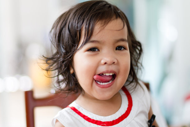 漂亮的小女孩图片下载