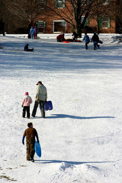 冬天的家庭日图片下载