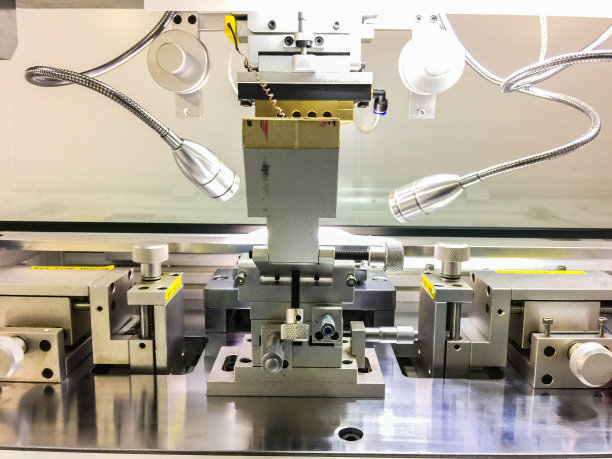 机械工业上的生产线图片下载