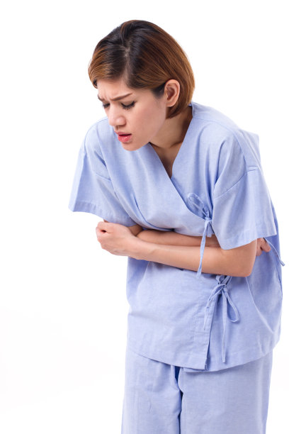 患有胃痛、经痛、胀气的妇女图片下载