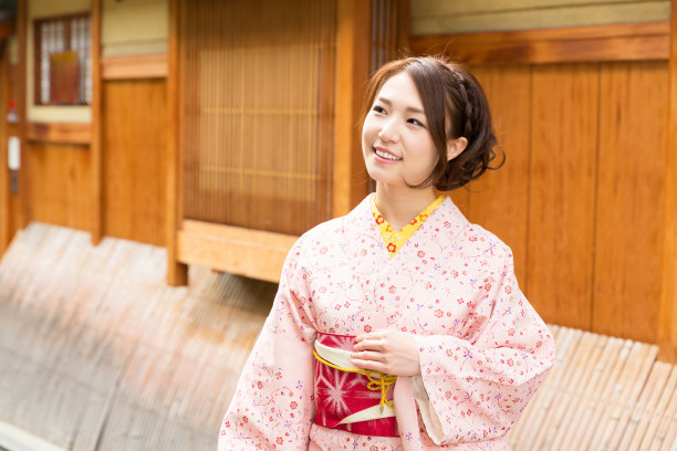 在京都穿着和服的女人图片下载