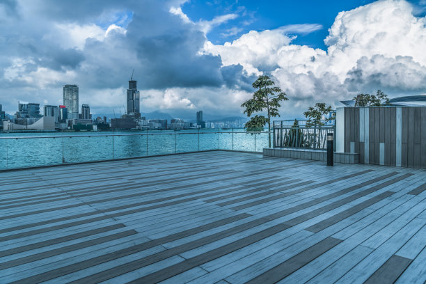 从空空如也的楼层俯瞰维多利亚港素材图片