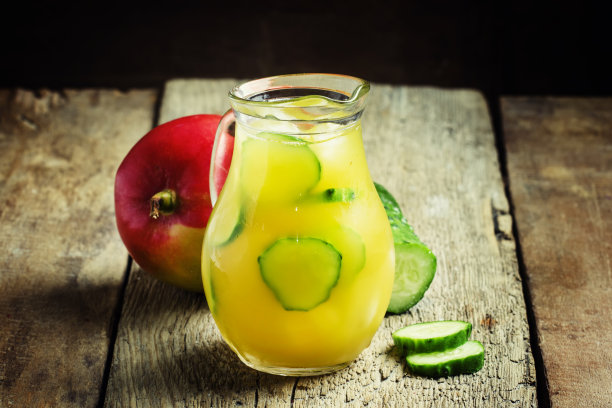 一壶维他命柠檬水图片下载