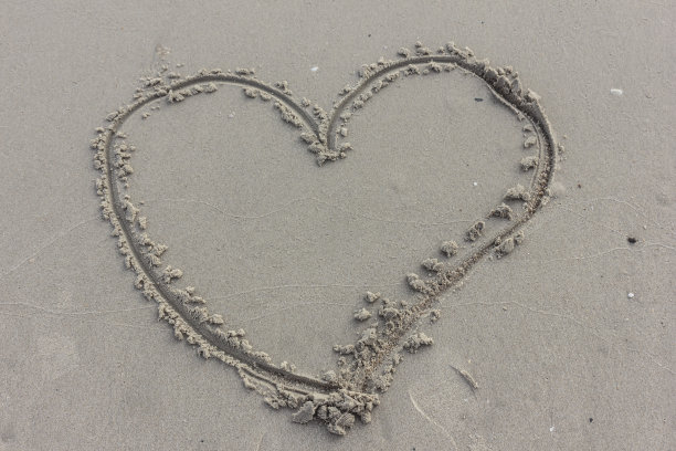 沙上的心图片下载