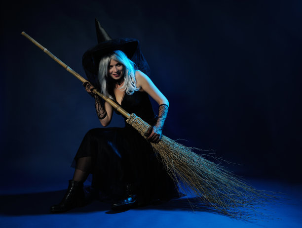 黑巫婆肖像图片下载