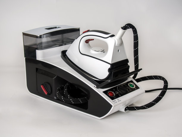 蒸汽发生器熨烫干净的布草图片下载