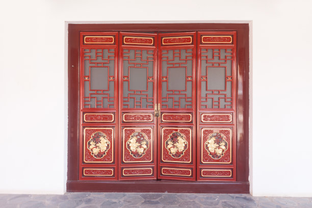 有红色中国门的大门。图片下载