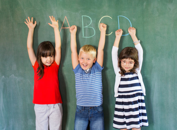 在教室里的美好时光图片下载