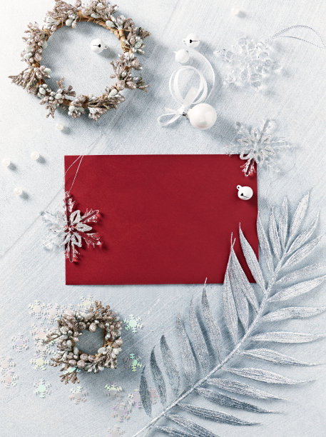 复古的圣诞装饰品和空白的贺卡图片下载