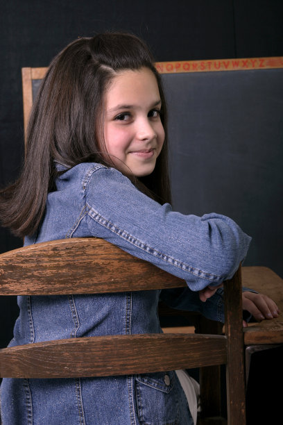 学校的女孩图片下载