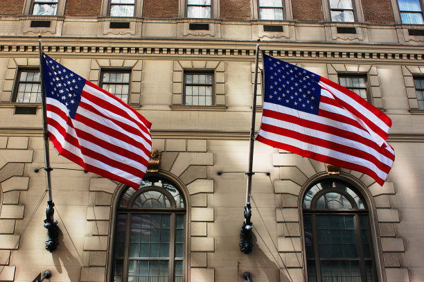 建筑上的美国国旗图片下载