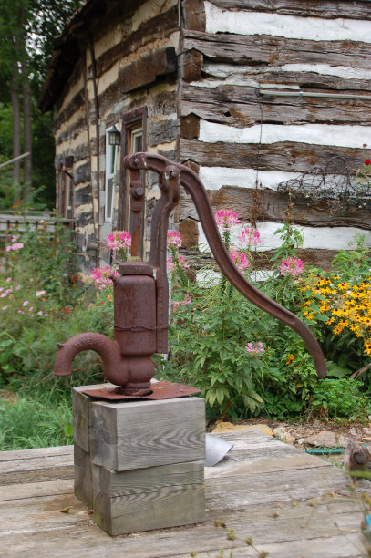 旧的水泵图片下载