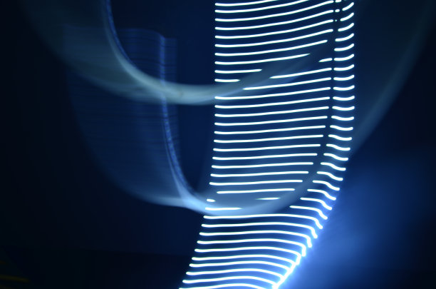 【摘要】长曝光灯光舞蹈图片下载