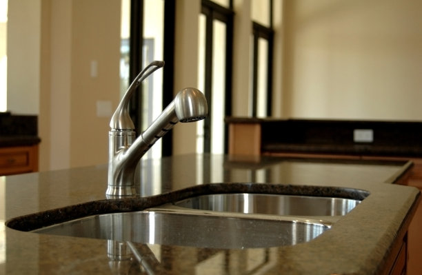 厨房柜台上图片下载