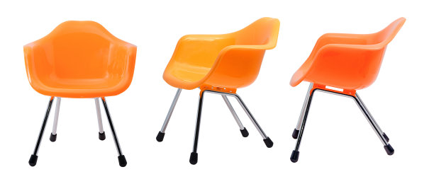 橙色的椅子孤立在白色上图片下载