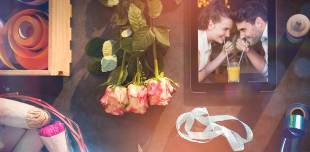 一对可爱的情侣在约会的合成图片图片下载