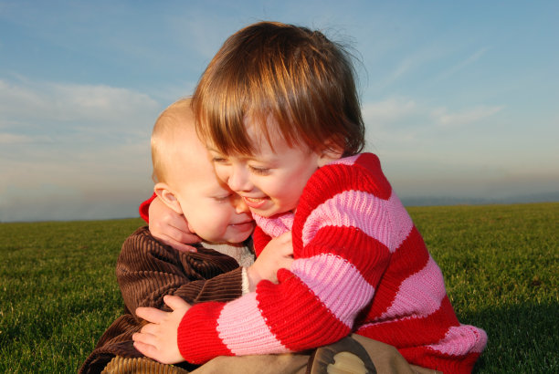 大的拥抱图片下载