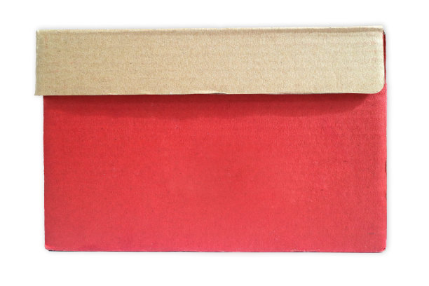 封闭的纸板箱和孤立的白色背景。图片下载