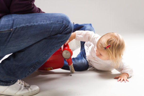 家长关怀图片下载