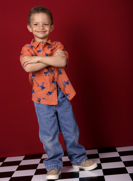 微笑的男孩图片下载